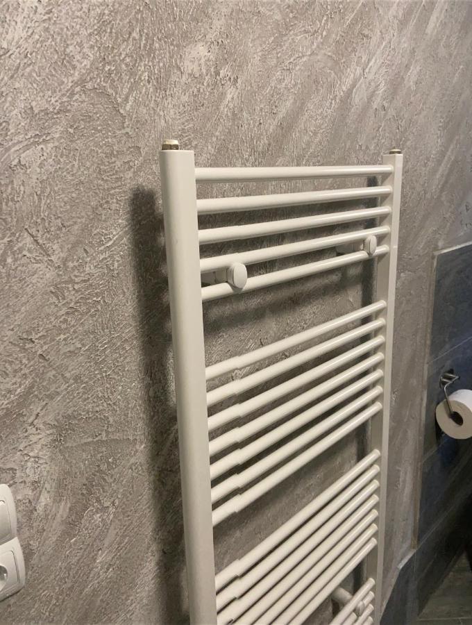 Kraichgau # 1-Zkd Mit Ebk, Modern Und Barrierefrei, Monteurzimmer, Self-Check-In Ittlingen Esterno foto